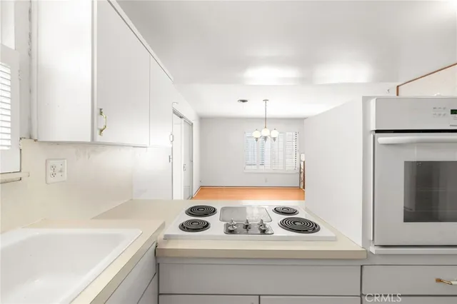 $824,900 | 2040 West Glenwood Place, Santa Ana, CA 92704