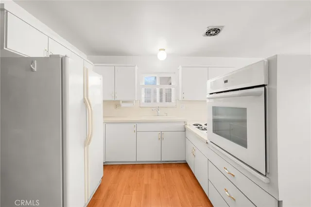 $824,900 | 2040 West Glenwood Place, Santa Ana, CA 92704