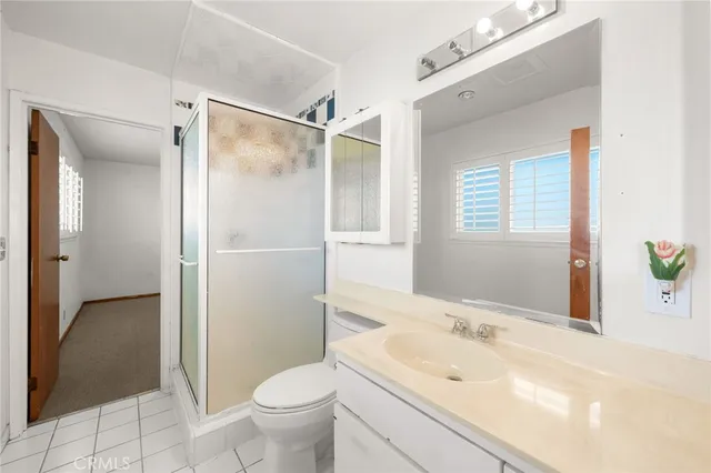 $824,900 | 2040 West Glenwood Place, Santa Ana, CA 92704