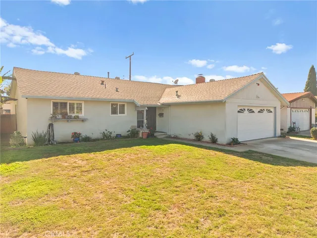 $824,900 | 2040 West Glenwood Place, Santa Ana, CA 92704