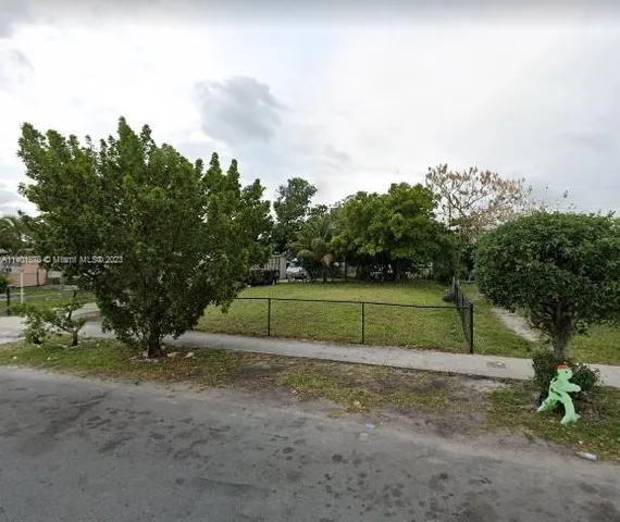 a view of outdoor space