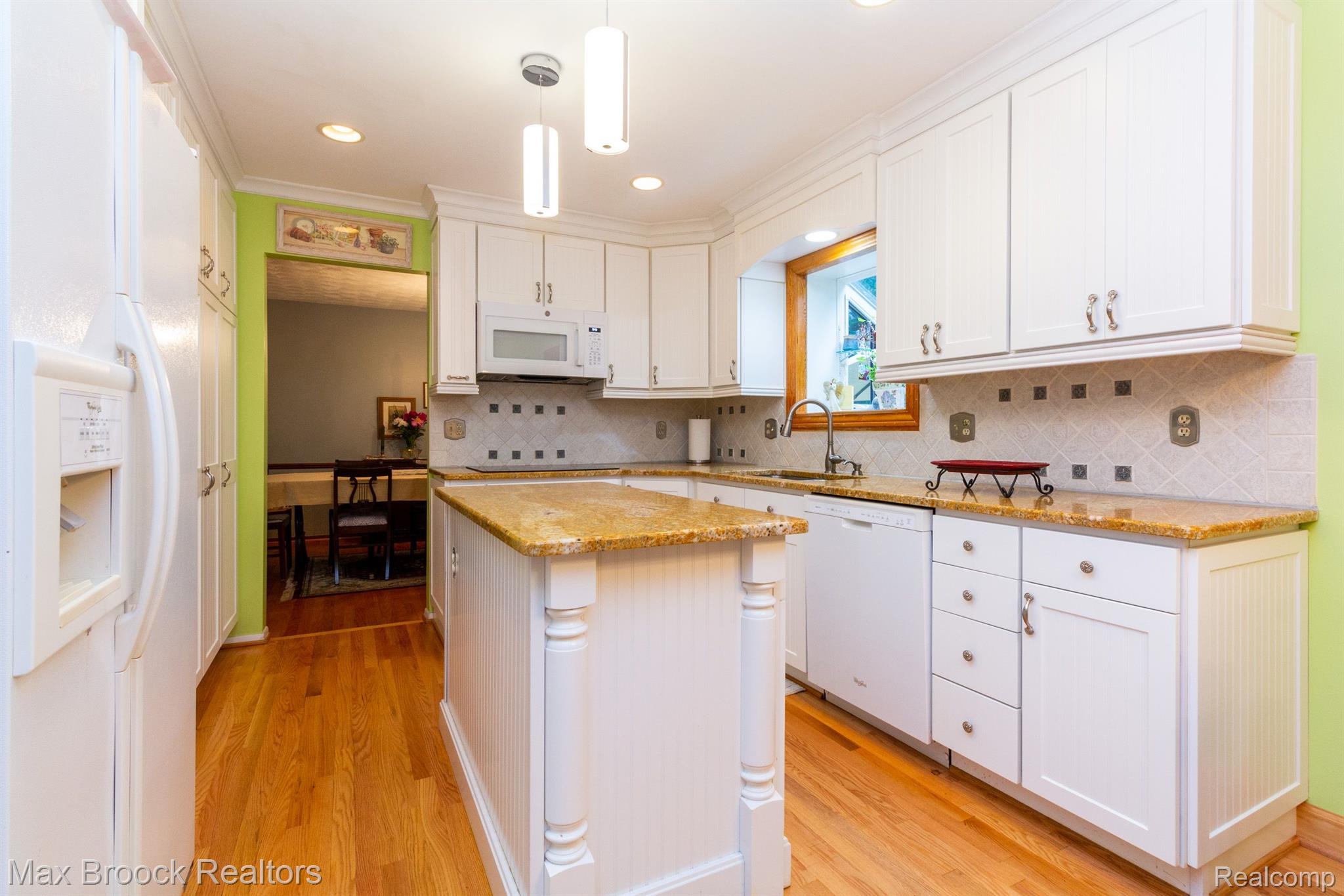 3777 Covert Road Waterford, MI 48328 - Photo 16 of 56 Gallery Image 16