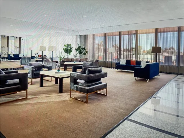 $2,495 | 5838 Collins Avenue, Unit PHF, Miami Beach, FL 33140