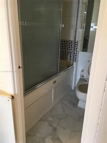 $2,495 | 5838 Collins Avenue, Unit PHF, Miami Beach, FL 33140