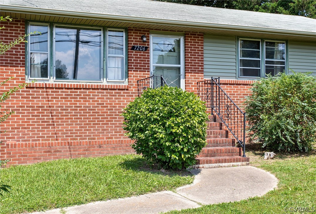 7206 Elkhardt Road Richmond, VA 23225 - Photo 3 of 27 Gallery Image 3