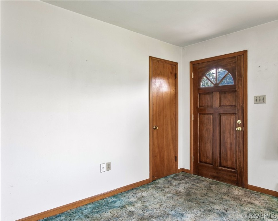 7206 Elkhardt Road Richmond, VA 23225 - Photo 4 of 27 Gallery Image 4