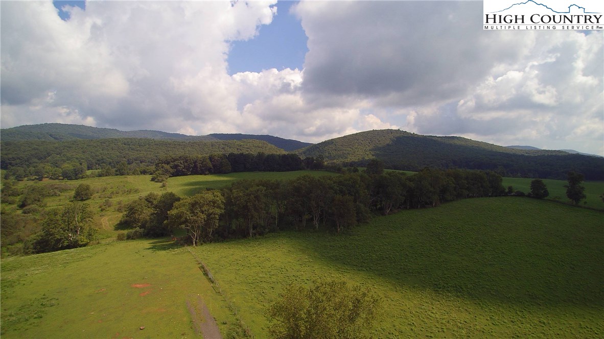 177 Virginia Highlander Road Sugar Grove, VA 24375 - Photo 14 of 37 Gallery Image 14
