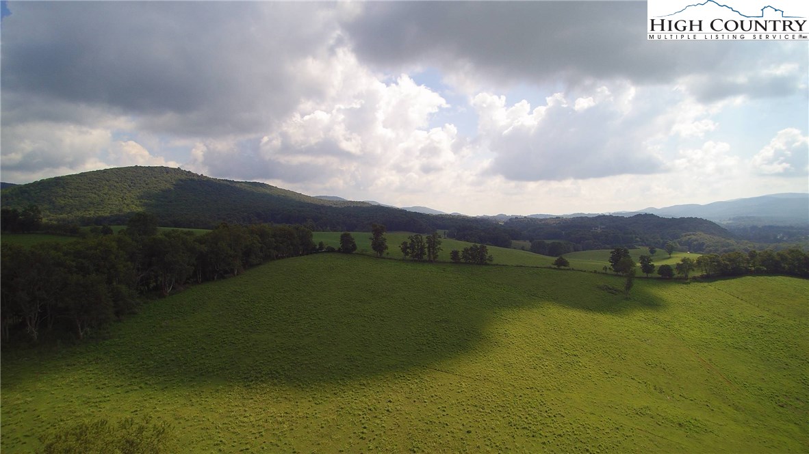 177 Virginia Highlander Road Sugar Grove, VA 24375 - Photo 15 of 37 Gallery Image 15