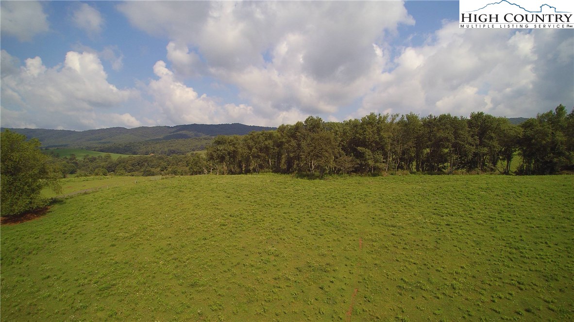 177 Virginia Highlander Road Sugar Grove, VA 24375 - Photo 4 of 37 Gallery Image 4