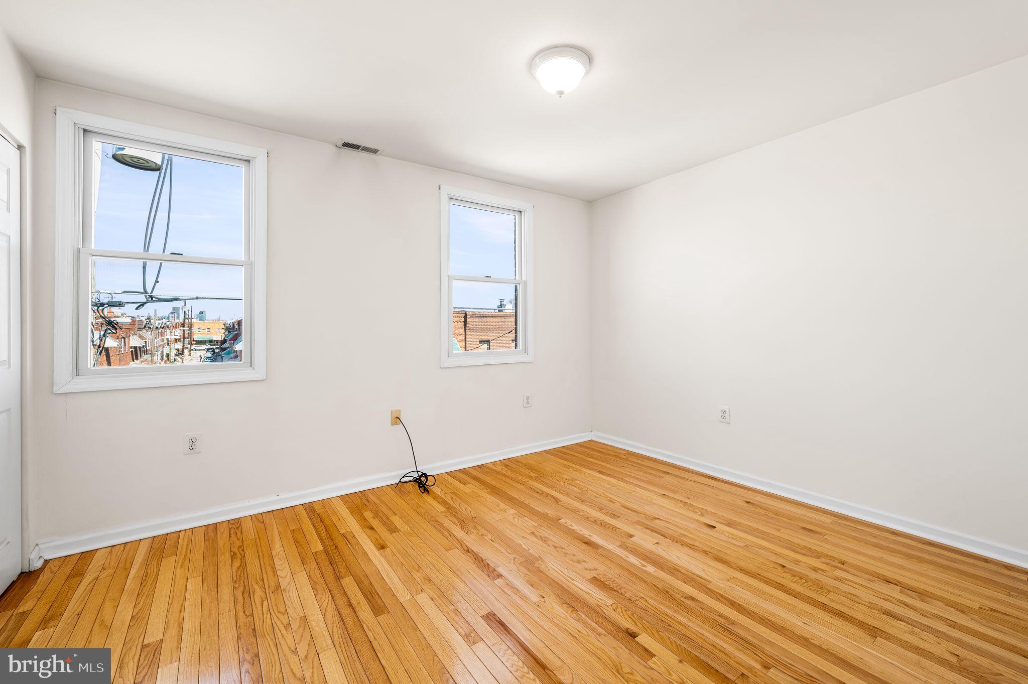 1018 West Ritner Street Philadelphia, PA 19148 - Photo 11 of 19 Front Main Bedroom