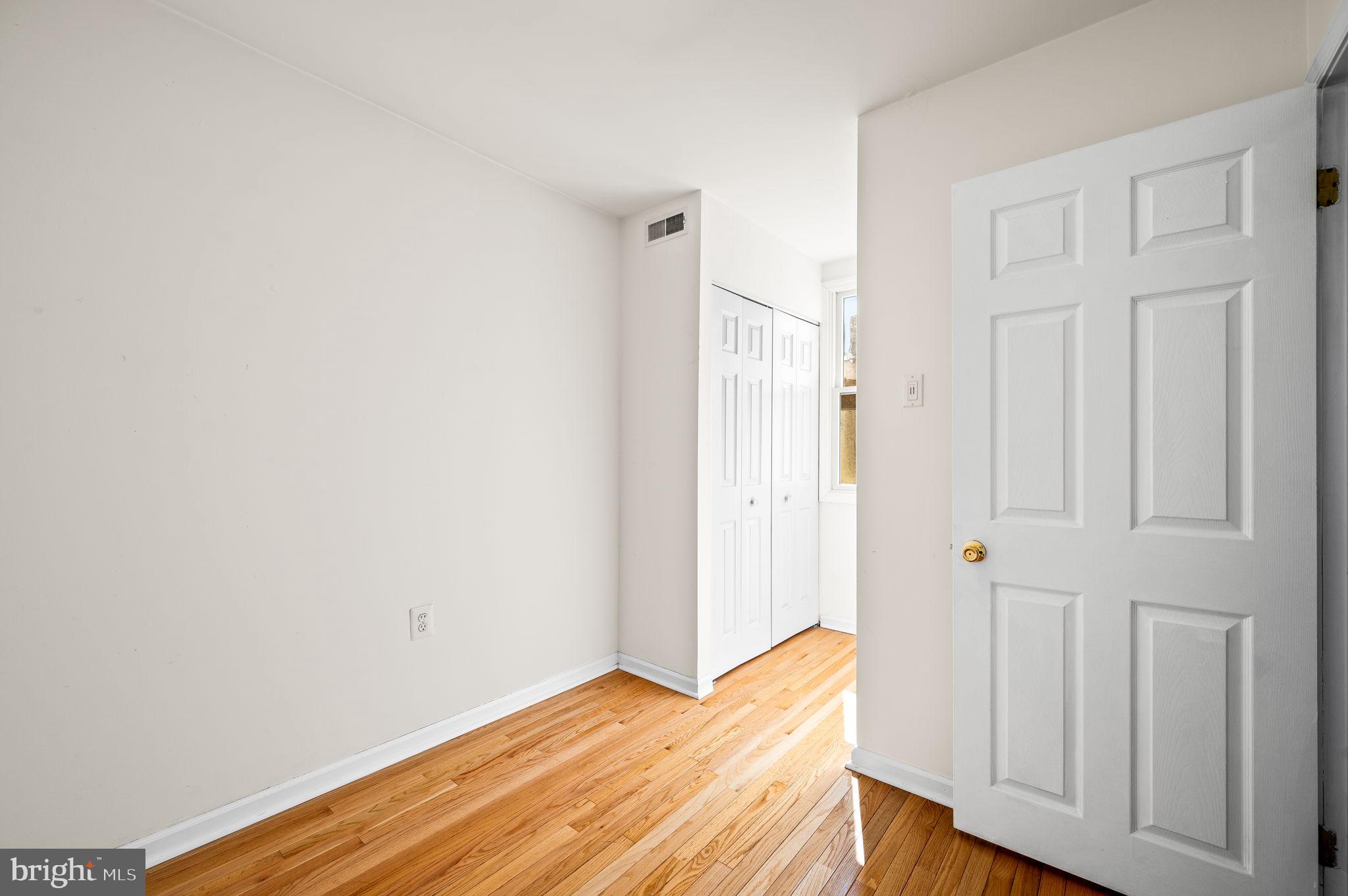 1018 West Ritner Street Philadelphia, PA 19148 - Photo 14 of 19 2nd Bedroom Closet view