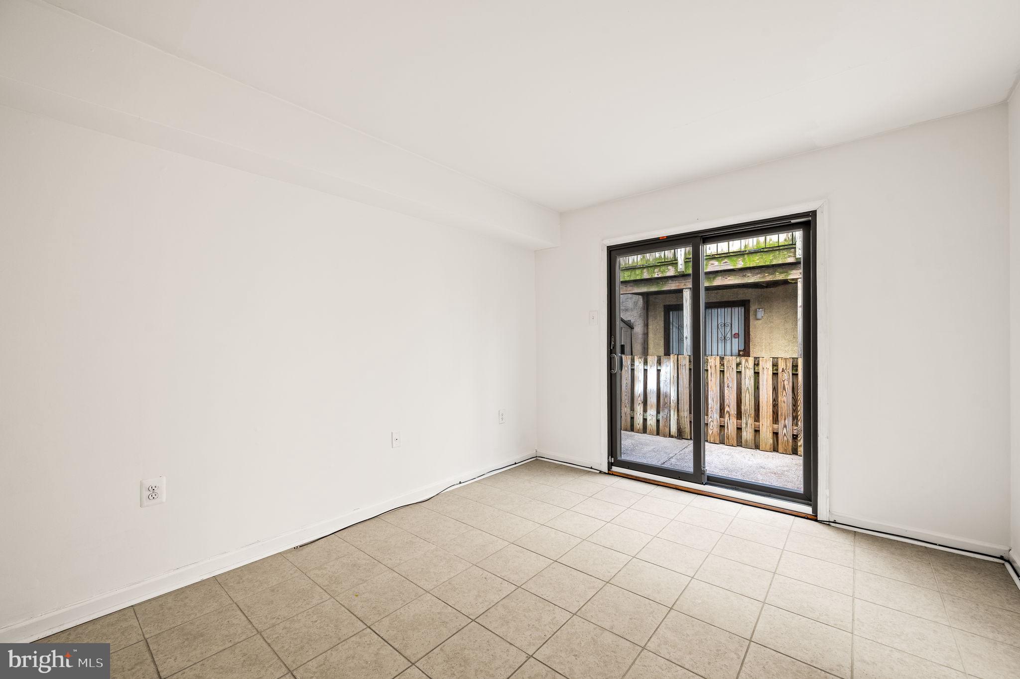 1018 West Ritner Street Philadelphia, PA 19148 - Photo 3 of 19 Rear Den/ Study