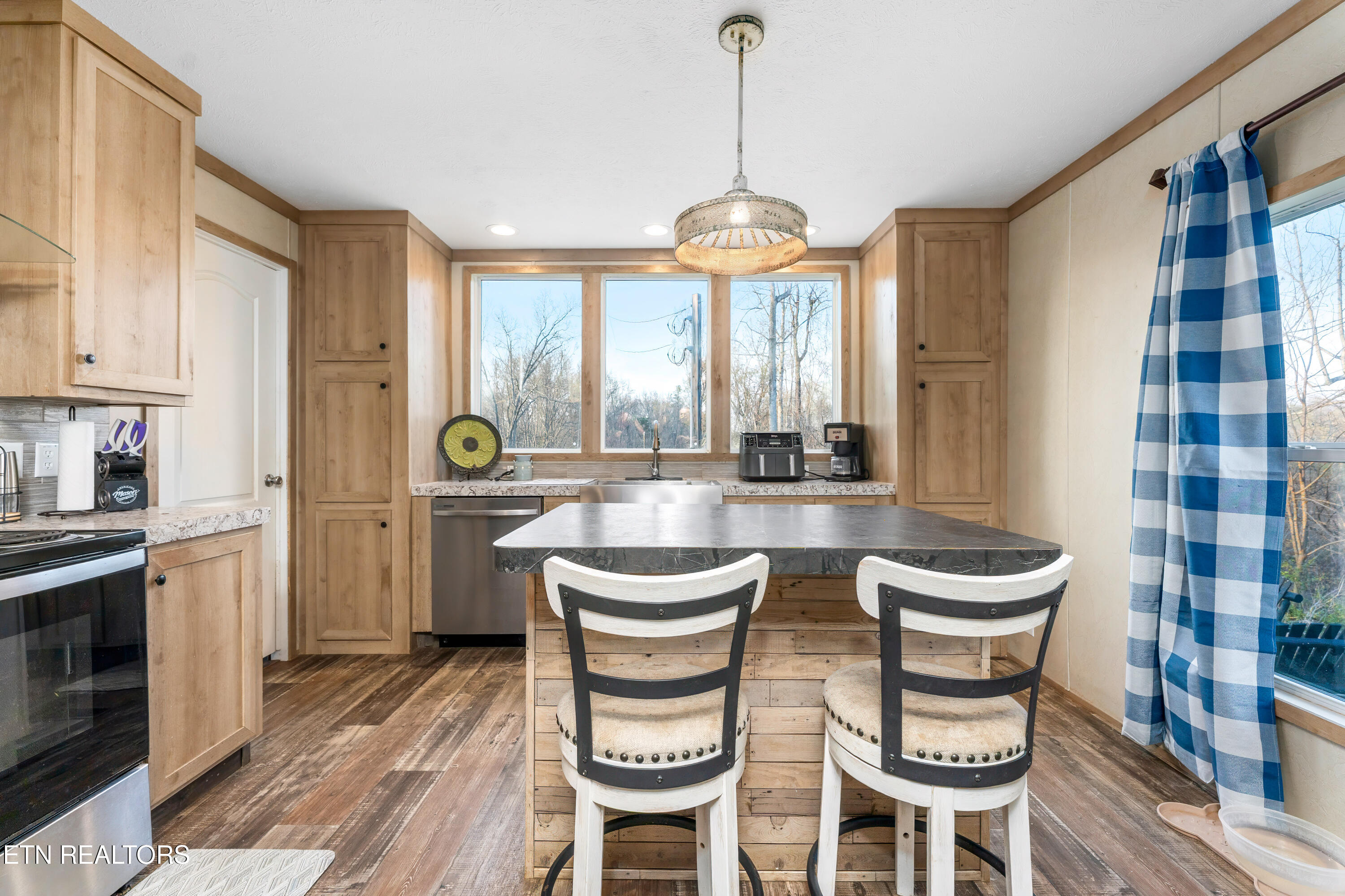 335 South Rogers Road Seymour, TN 37865 - Photo 5 of 27 _DSC0459-Edit-Edit