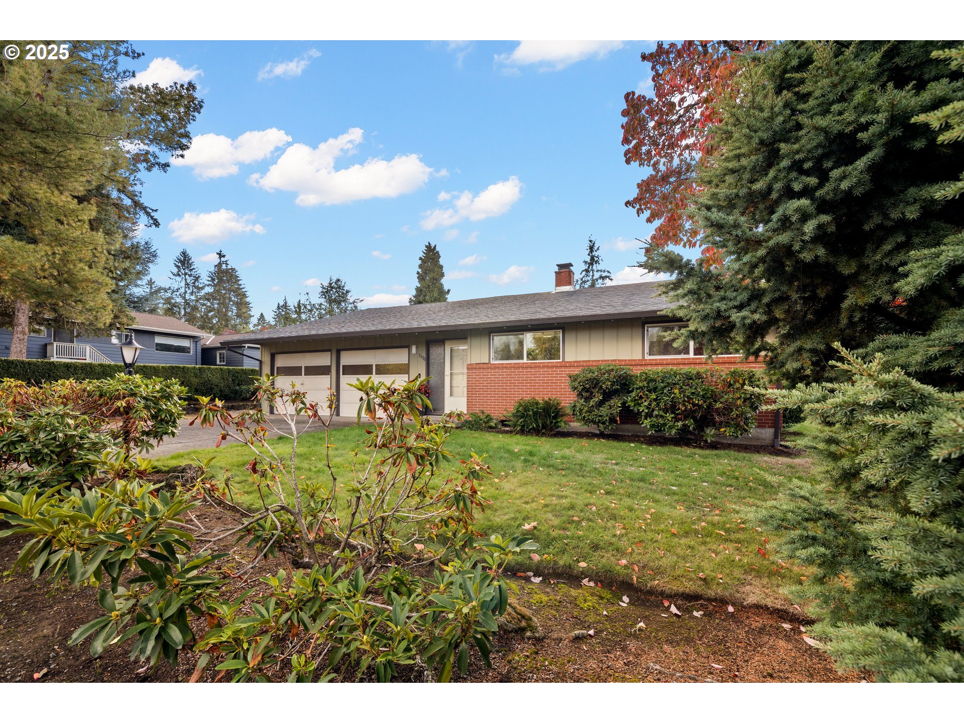 3396 Southeast Loeffelman Road Milwaukie, OR 97222 - Photo 2 of 41 a view of a yard in front of house