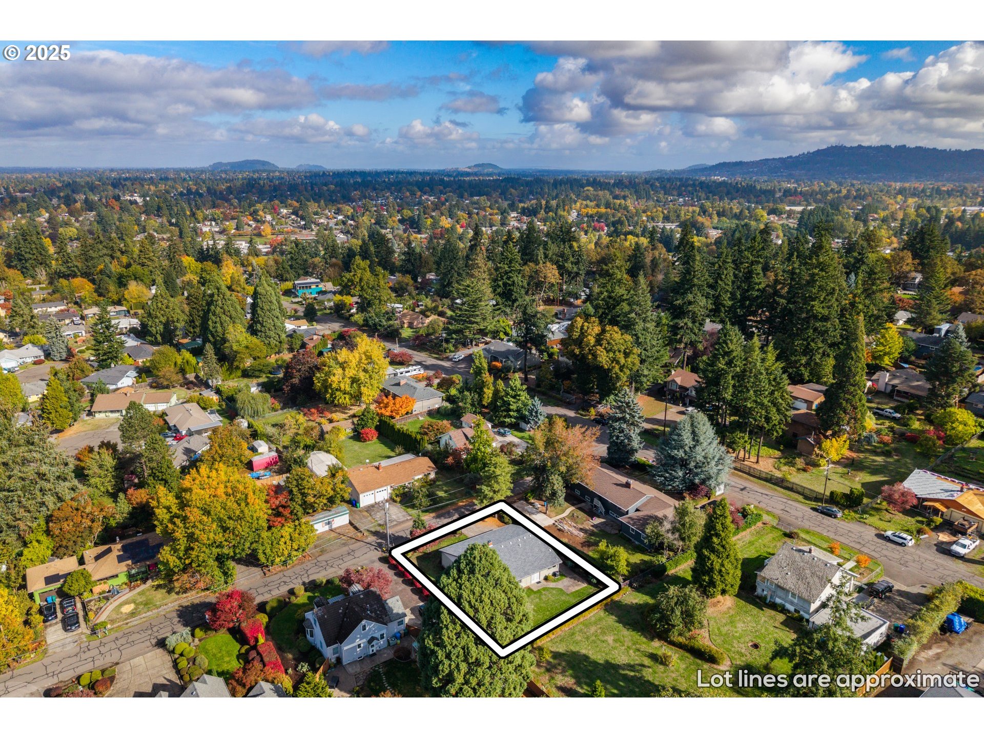 3396 Southeast Loeffelman Road Milwaukie, OR 97222 - Photo 37 of 41 view of a city
