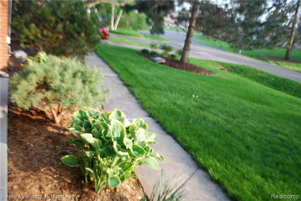 29930 Barwell Road Farmington Hills, MI 48334 - Photo 3 of 44