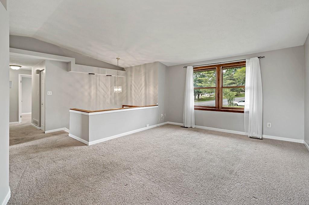 402 Meeting House Road Bridgeville, PA 15017 - Photo 3 of 25 Gallery Image 3