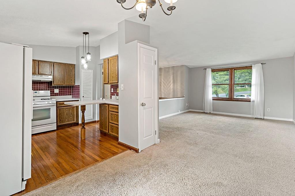 402 Meeting House Road Bridgeville, PA 15017 - Photo 5 of 25 Gallery Image 5