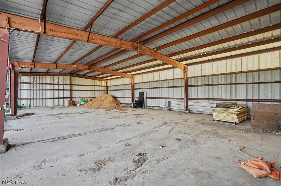 46766 Clarkson Road Rogers, OH 44455 - Photo 32 of 41
