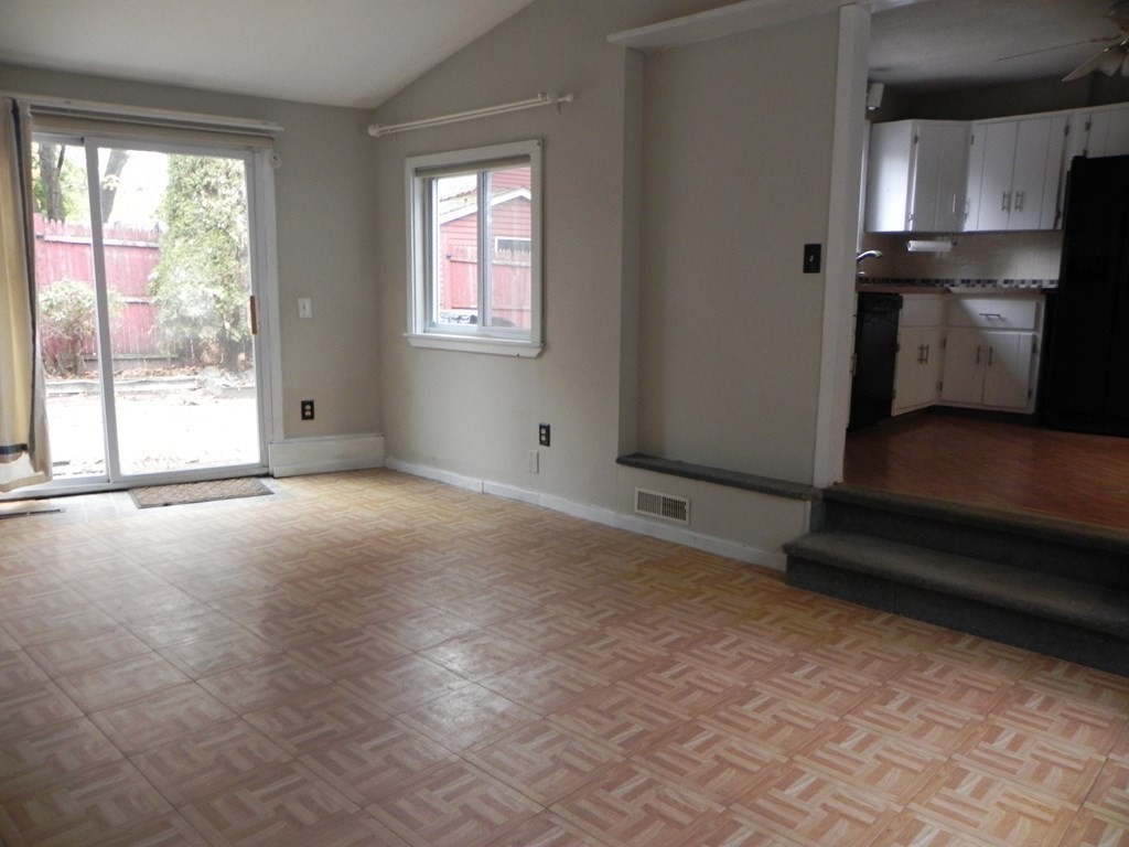 30 Arden Street Springfield, MA 01118 - Photo 8 of 14