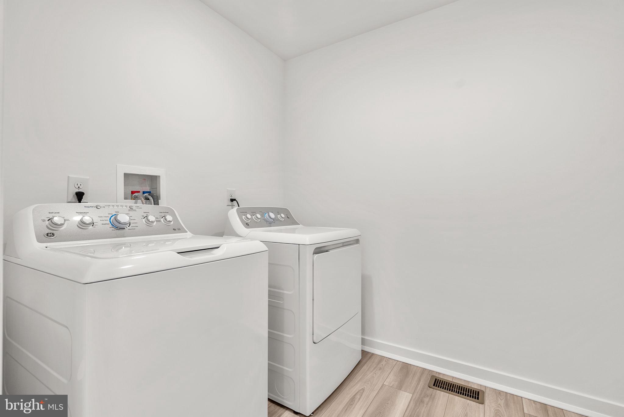 1 Inkwell Lane Sicklerville, NJ 08081 - Photo 22 of 32 a utility room with dryer and washer