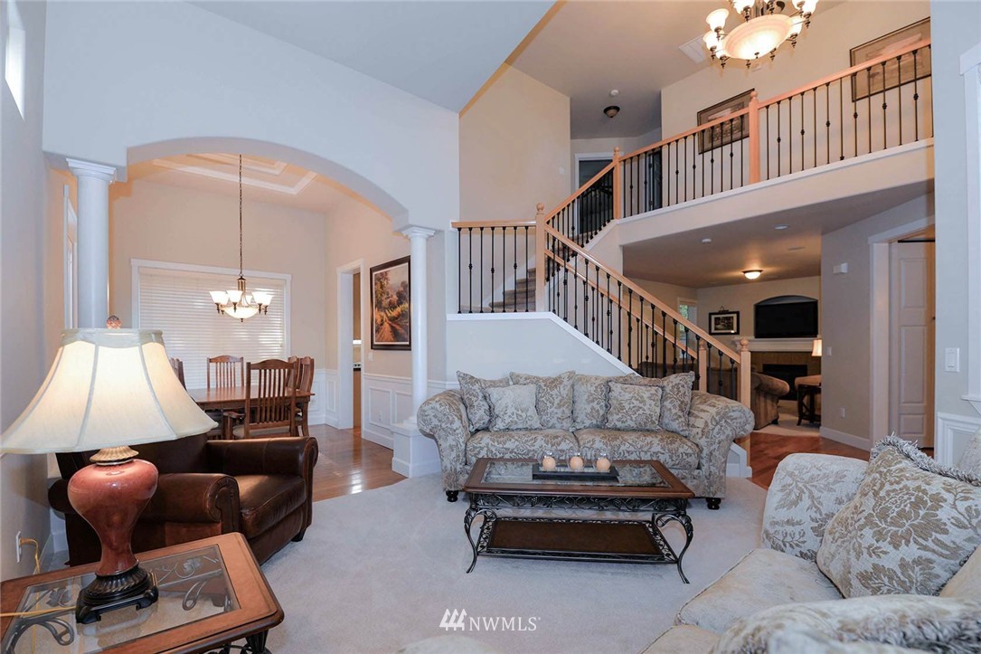 216 156th Place Southeast Bothell, WA 98012 - Photo 3 of 25 Gallery Image 3