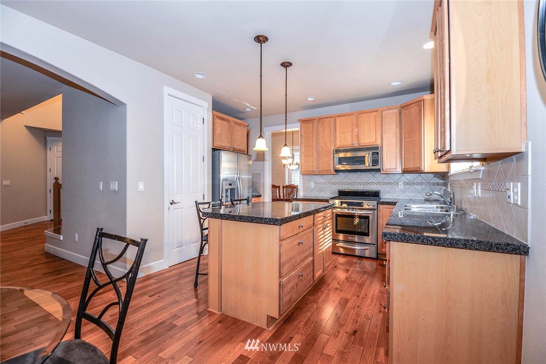 216 156th Place Southeast Bothell, WA 98012 - Photo 6 of 25 Gallery Image 6