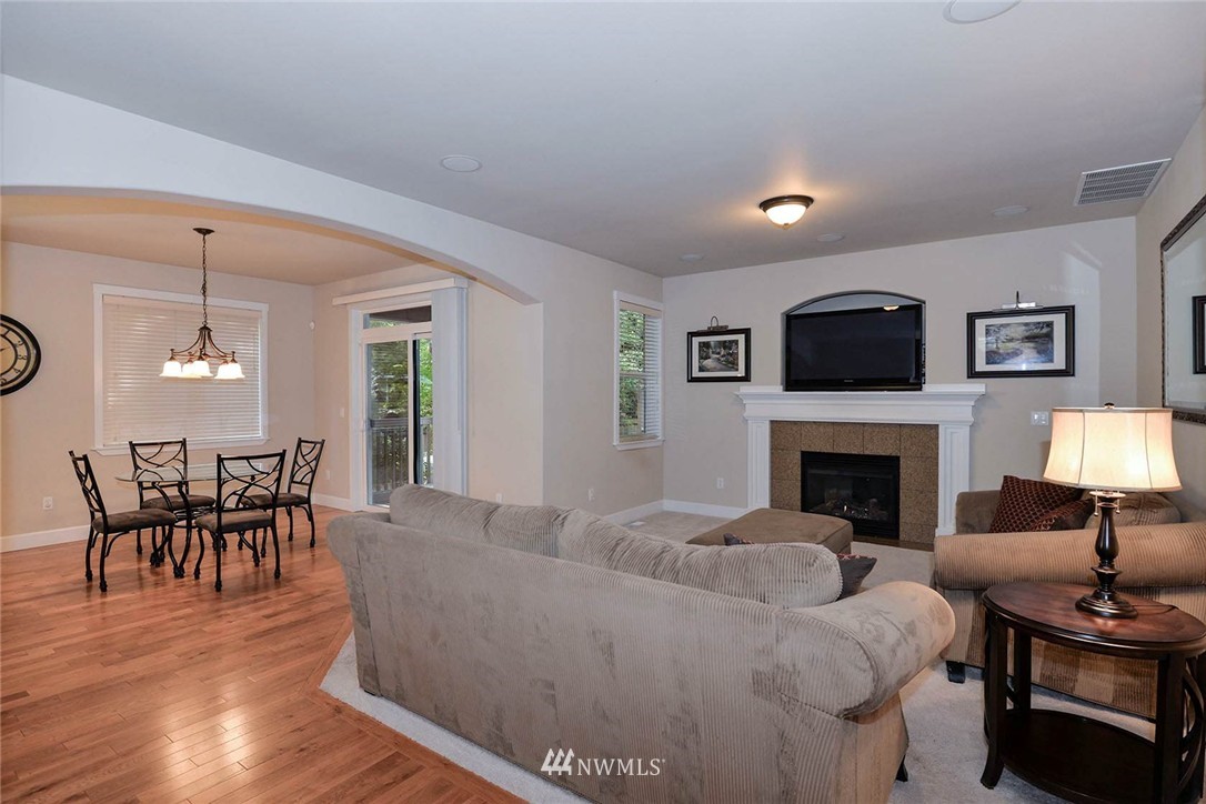 216 156th Place Southeast Bothell, WA 98012 - Photo 9 of 25 Gallery Image 9