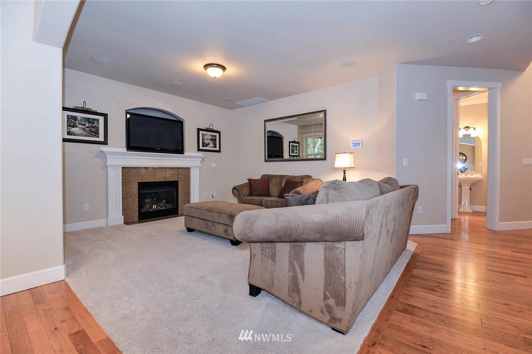 216 156th Place Southeast Bothell, WA 98012 - Photo 10 of 25 Gallery Image 10