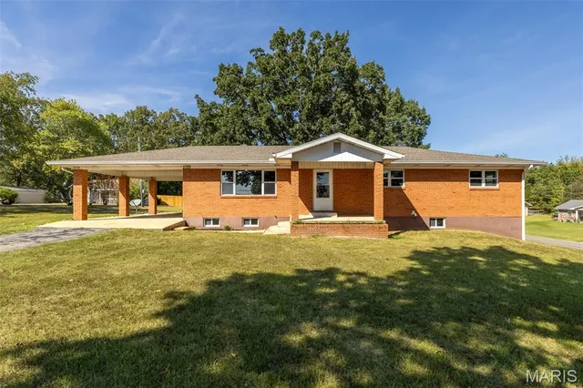 $259,900 | 2125 Barron Road, Poplar Bluff, MO 63901