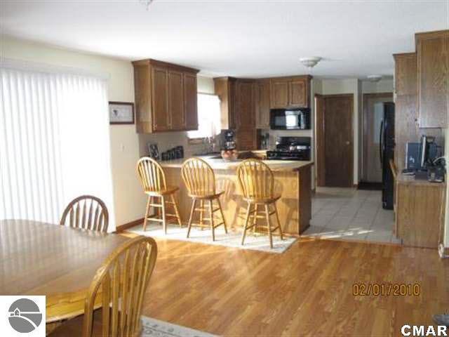 4323 West Remus Road Mount Pleasant, MI 48858 - Photo 6 of 21 1772319-5.JPG