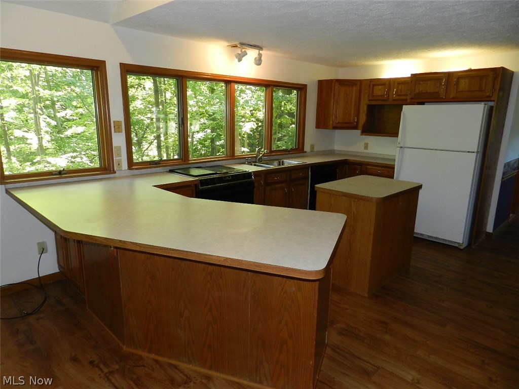 9575 Vermilion Road Amherst, OH 44001 - Photo 12 of 35