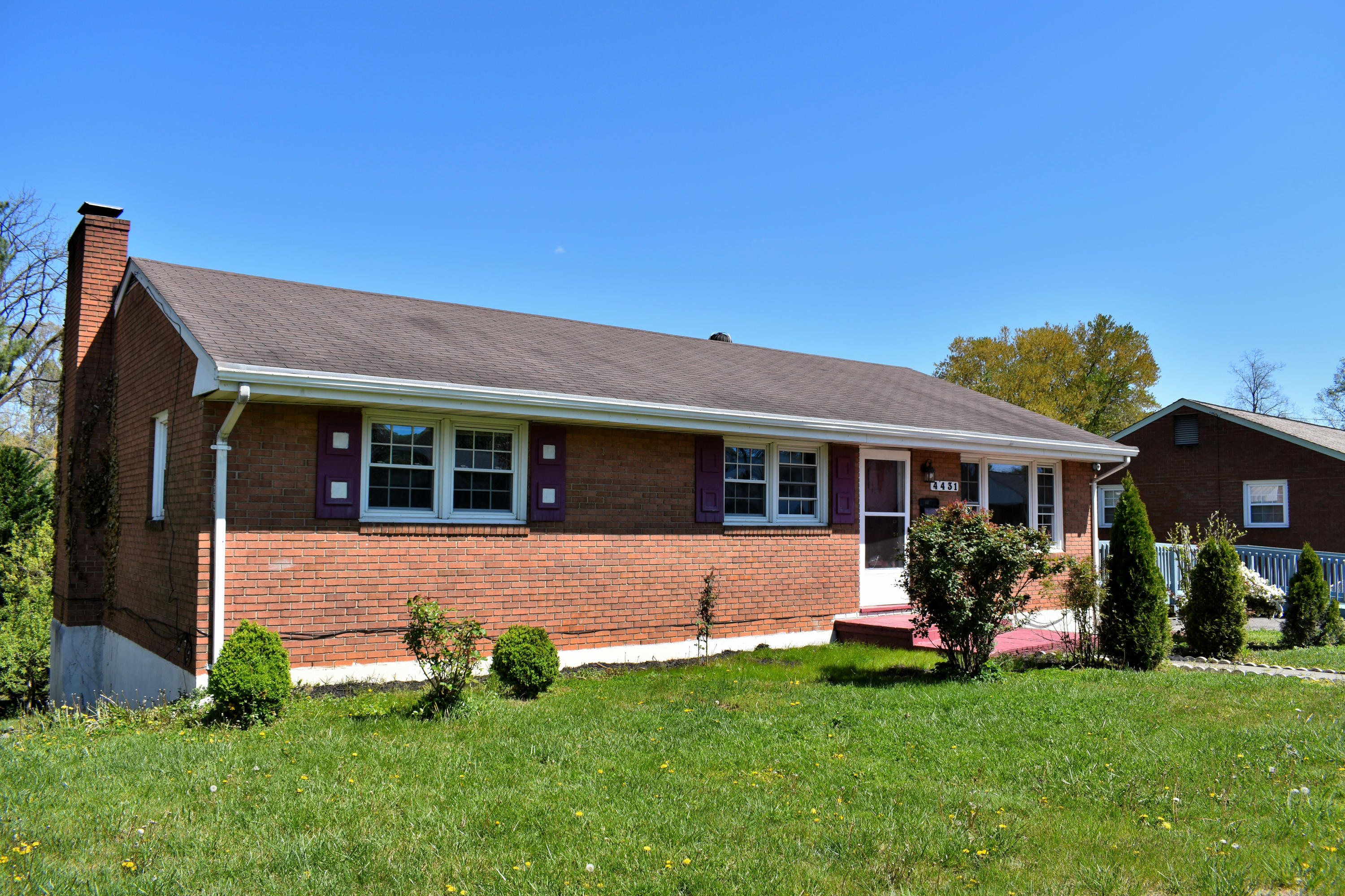 4431 Florist Road Roanoke, VA 24012 - Photo 2 of 29 DSC_0162
