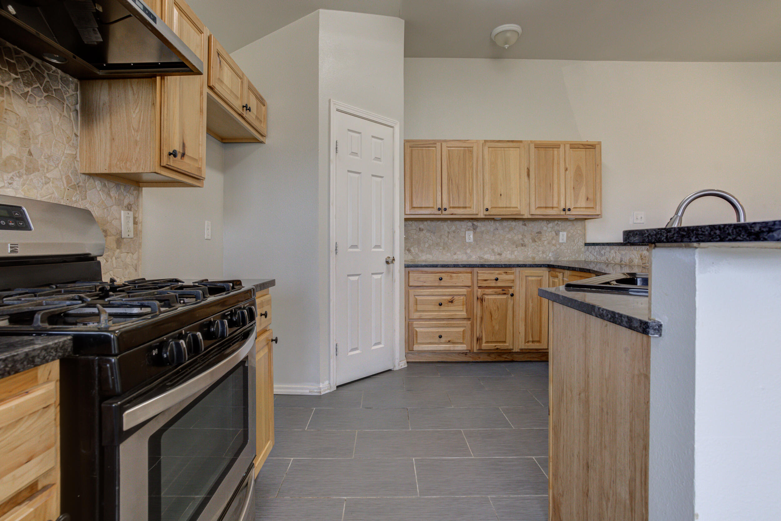 1608 48th Street Lubbock, TX 79412 - Photo 11 of 35 DSC07063_4_5_6_7