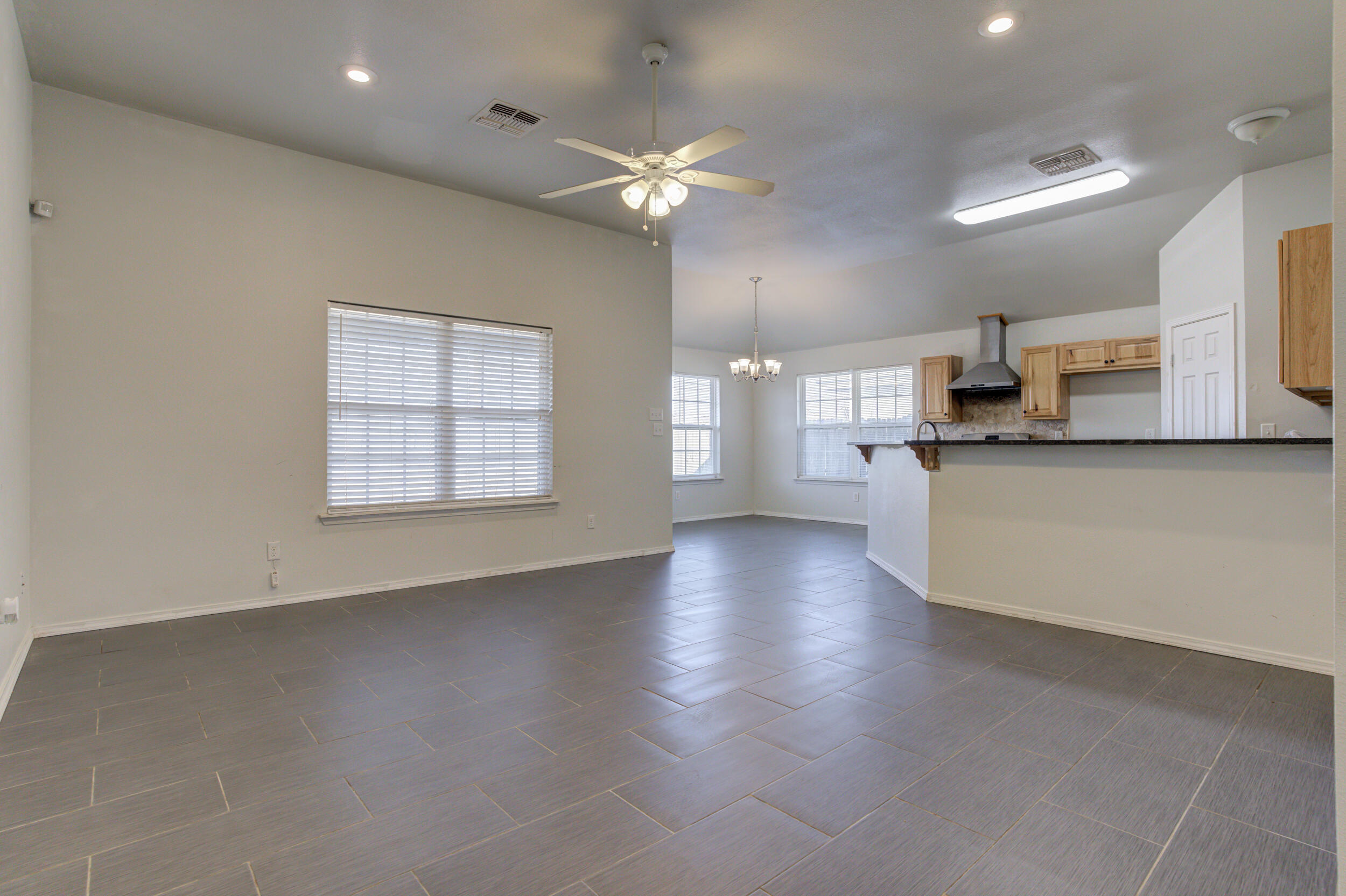 1608 48th Street Lubbock, TX 79412 - Photo 7 of 35 DSC07033_4_5_6_7