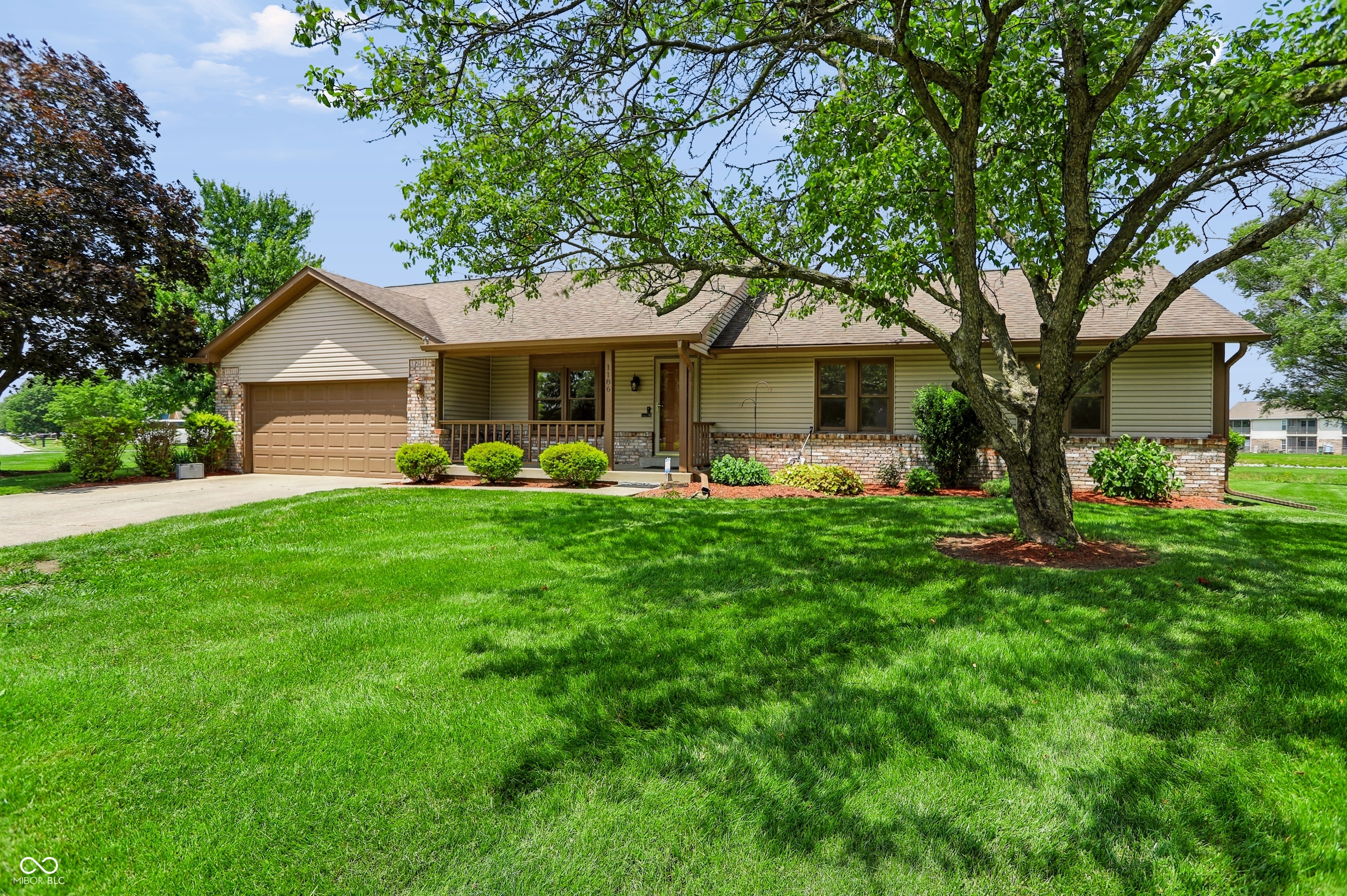 1186 Madrid Road Greenwood, IN 46143 - Photo 2 of 53