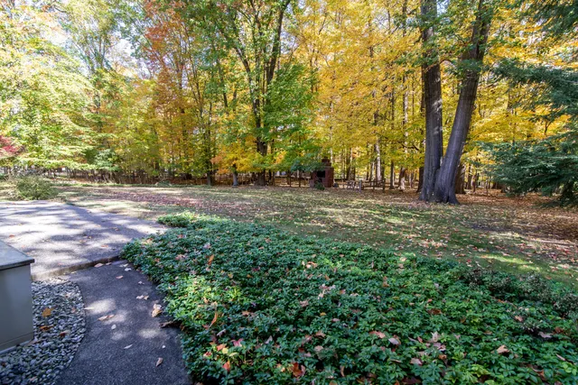 $524,999 | 16832 Bell Creek Lane, Livonia, MI 48154