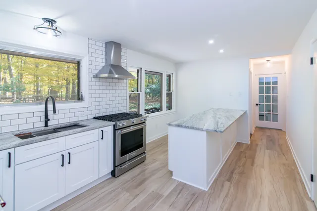 $524,999 | 16832 Bell Creek Lane, Livonia, MI 48154