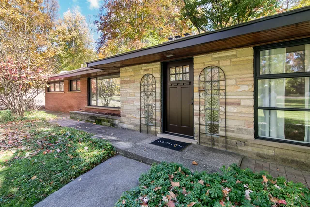 $524,999 | 16832 Bell Creek Lane, Livonia, MI 48154