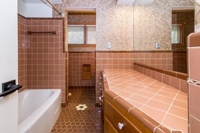 $524,999 | 16832 Bell Creek Lane, Livonia, MI 48154