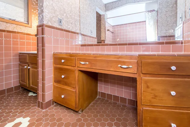 $524,999 | 16832 Bell Creek Lane, Livonia, MI 48154