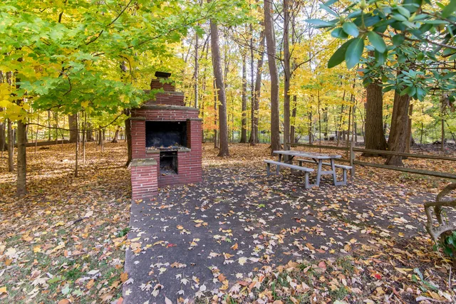 $524,999 | 16832 Bell Creek Lane, Livonia, MI 48154