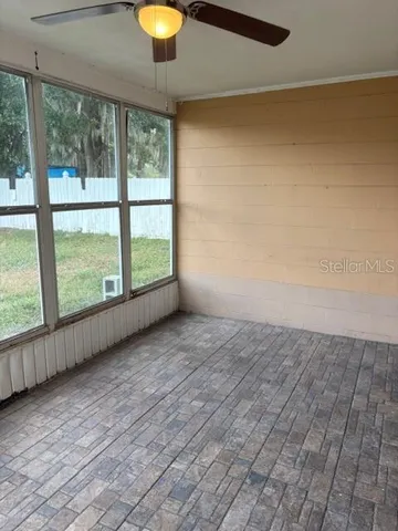 a view of room with an empty space