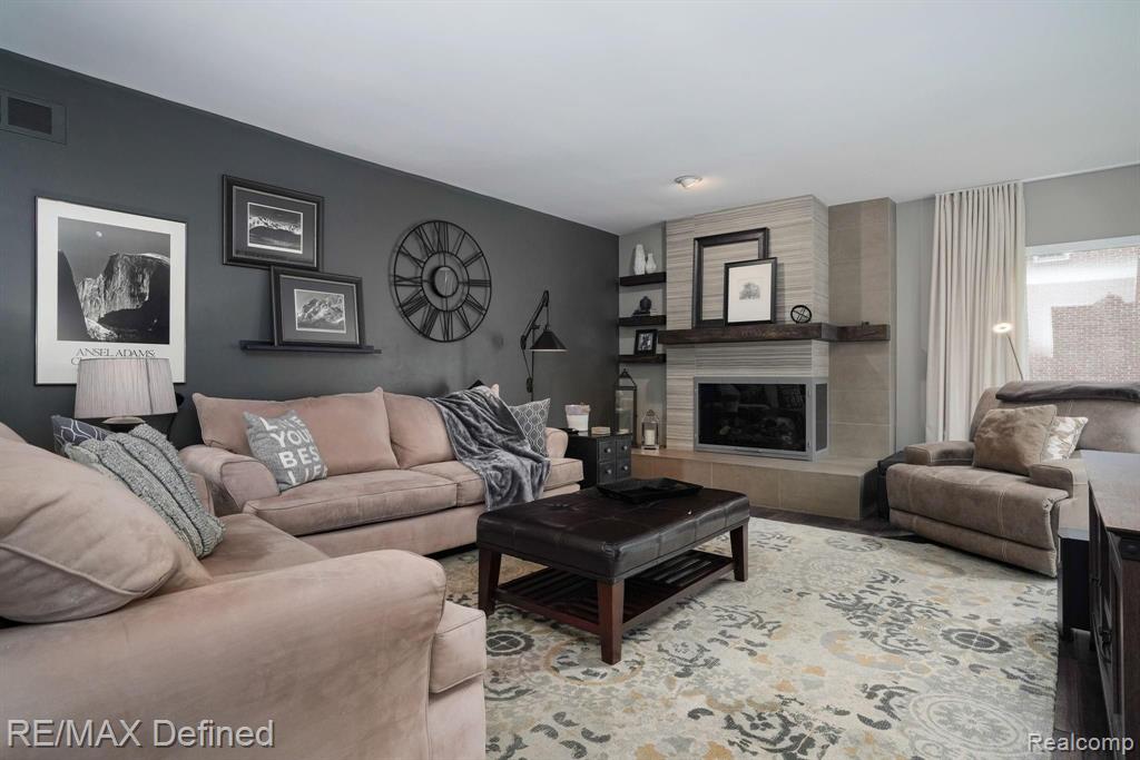 6358 Cherry Tree Court Rochester Hills, MI 48306 - Photo 18 of 47