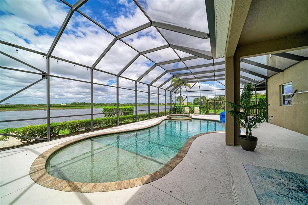 8438 Webber Road Sarasota, FL 34240 - Photo 9 of 68 Gallery Image 9