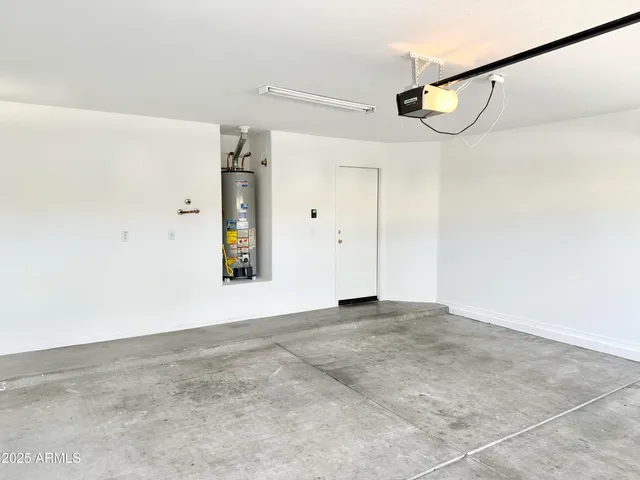 $1,795 | 13927 West Port Royale Lane, Surprise, AZ 85379