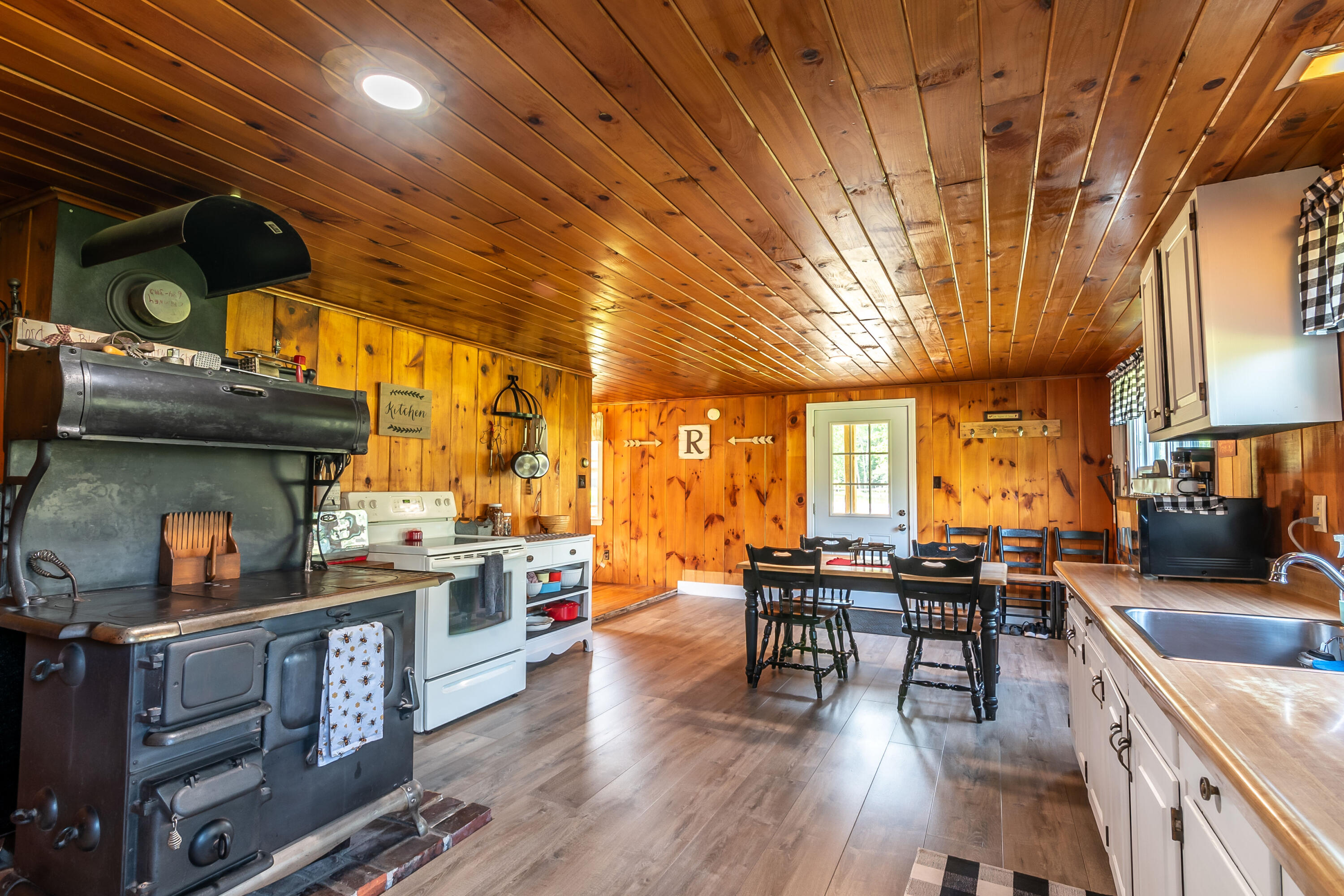 991 Rangeley Road Stratton, ME 04982 - Photo 9 of 34 CMW_5785-HDR