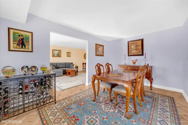 $329,900 | 4900 Foster Street, Unit 412, Skokie, IL 60077