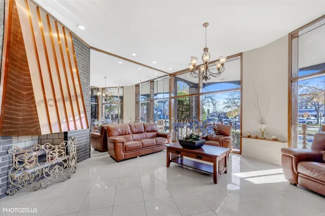 $329,900 | 4900 Foster Street, Unit 412, Skokie, IL 60077