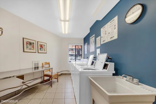 $329,900 | 4900 Foster Street, Unit 412, Skokie, IL 60077